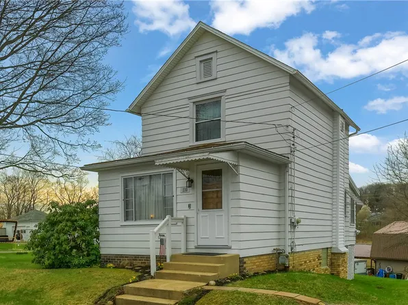 110 1st St, Darlington, PA 16115