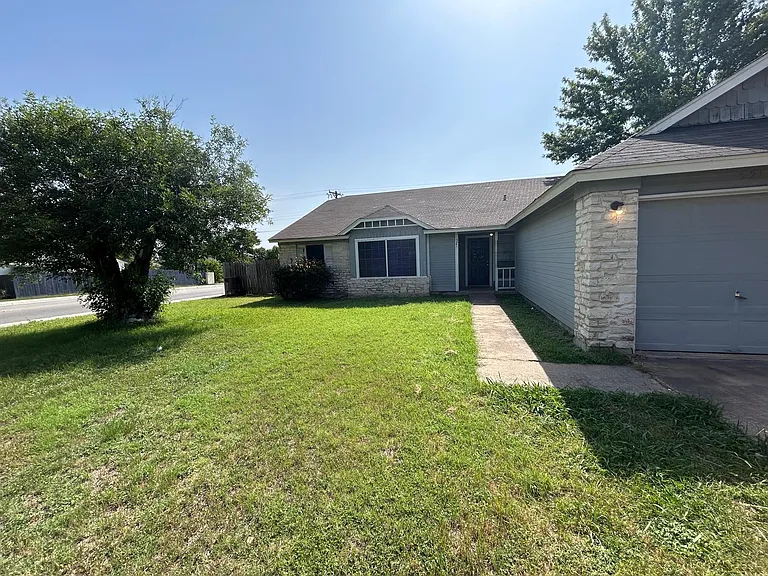 521 Greenlawn Blvd — Photo 1