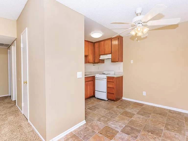 Heritage Park Alta Loma 55+ — Photo 42