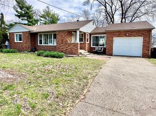 2209 Glenbrook Dr, Des Moines, IA 50316