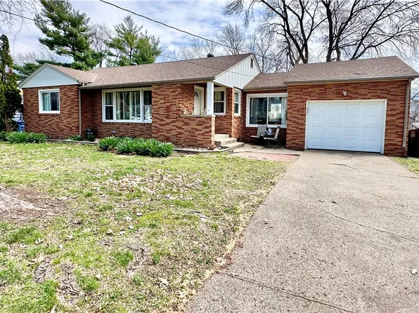 2209 Glenbrook Dr, Des Moines, IA 50316