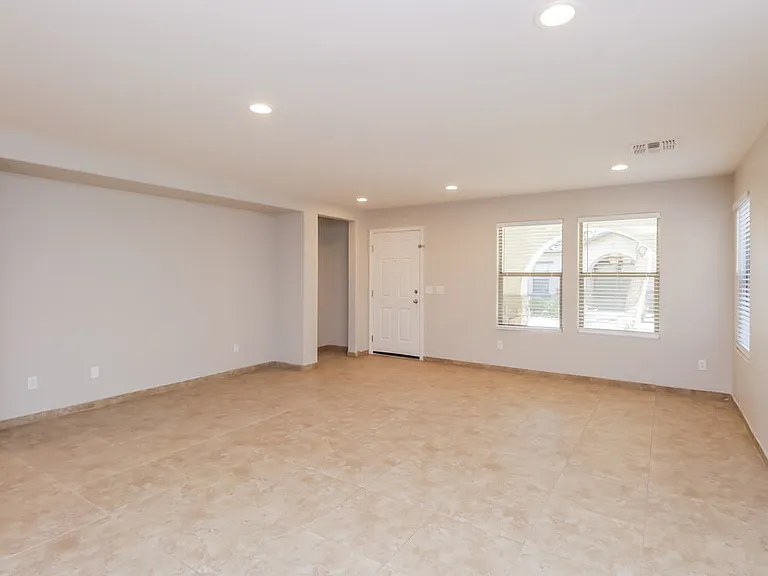 3874 E Jasper Dr — Photo 4