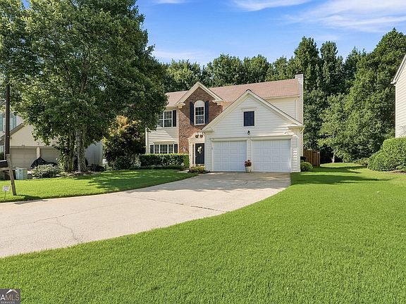 3rd image of 609 Grasmere Ct NE