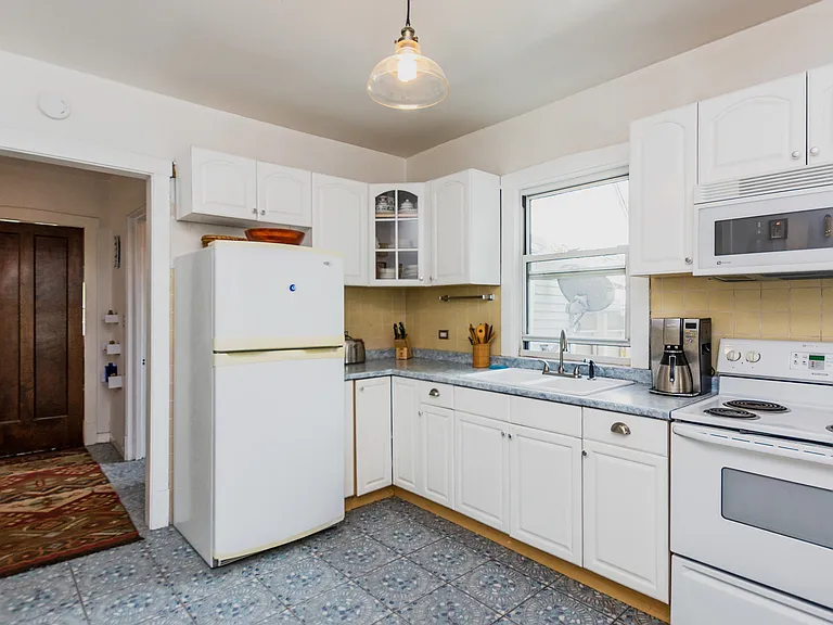 3002 N Albany Ave #2 — Photo 4