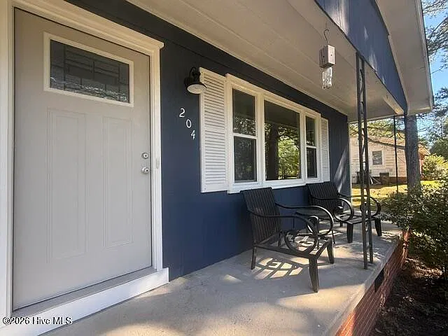 3 bed, 1.5 bath, 1340 sqft, $1,600 — Photo 3