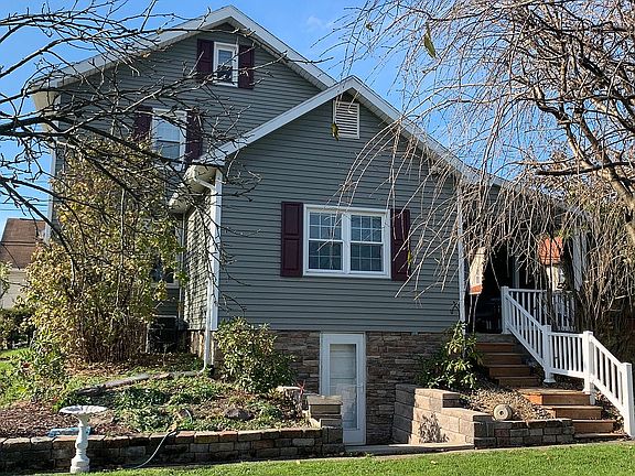 3rd image of 528 N Lincoln Ave