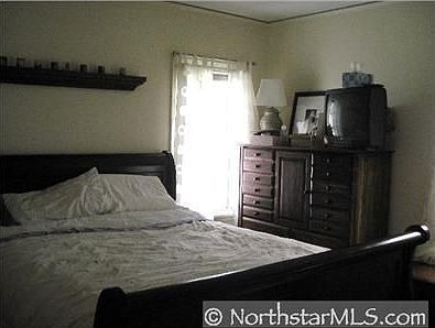 5th image of 3458 Sheridan Ave N