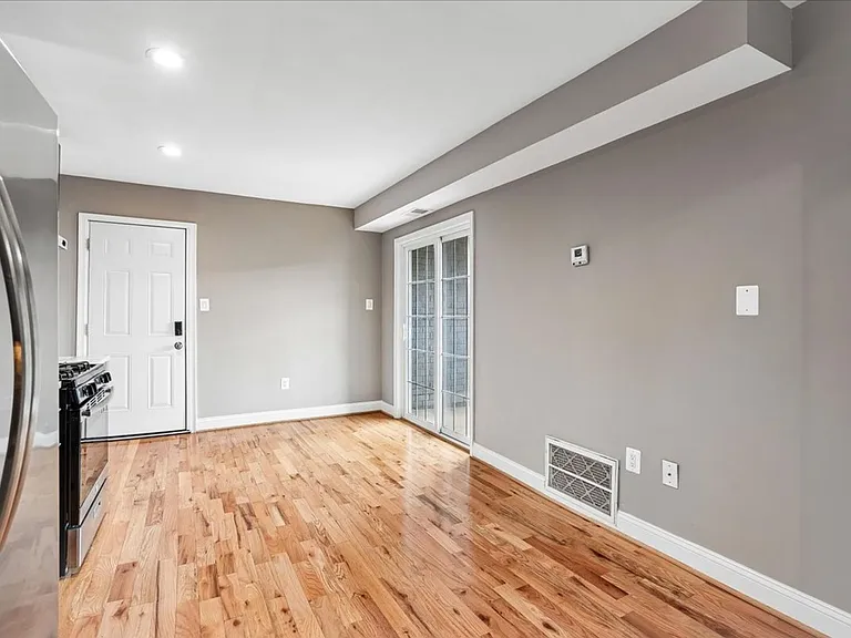 1616 27th St SE — Photo 13