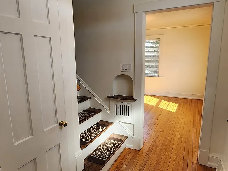 212 Roosevelt Ave — Photo 20