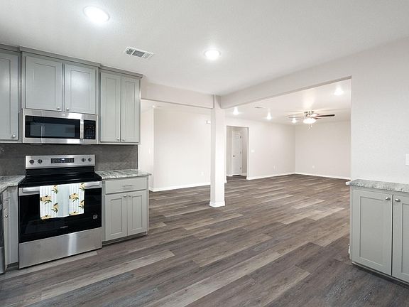 4th image of 2504 Hanson Rd