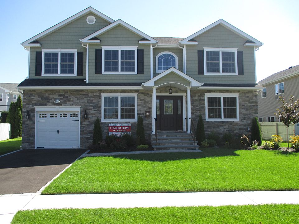 1st image of 70 Southwood Cir