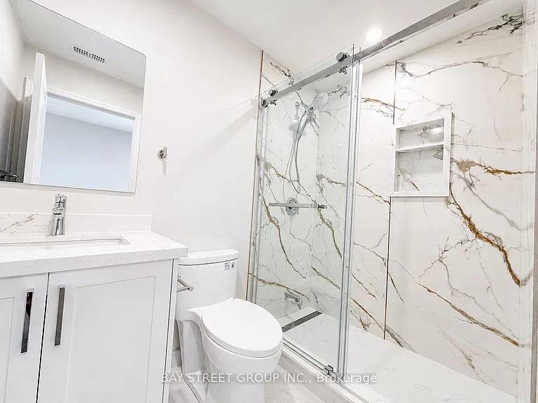 442 Spadina Ave #D — Photo 9