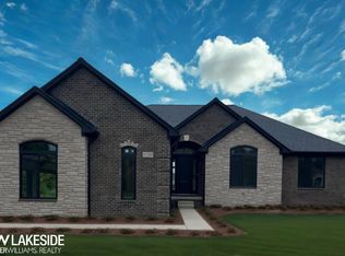 4664 Rosy Dr, Leonard, MI 48367