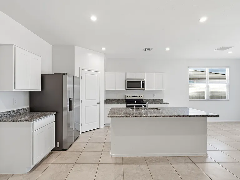 1575 E Fletcher Dr — Photo 10