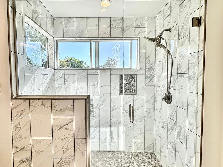 266 Royal Glen Dr — Photo 38