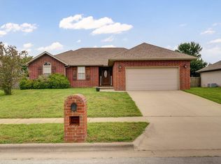 341 W Meadowgate Dr, Springfield, MO 65803