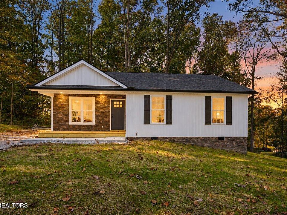 1st image of 377 Summit Dr