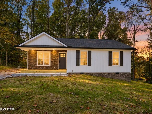 377 Summit Dr, Speedwell, TN 37870