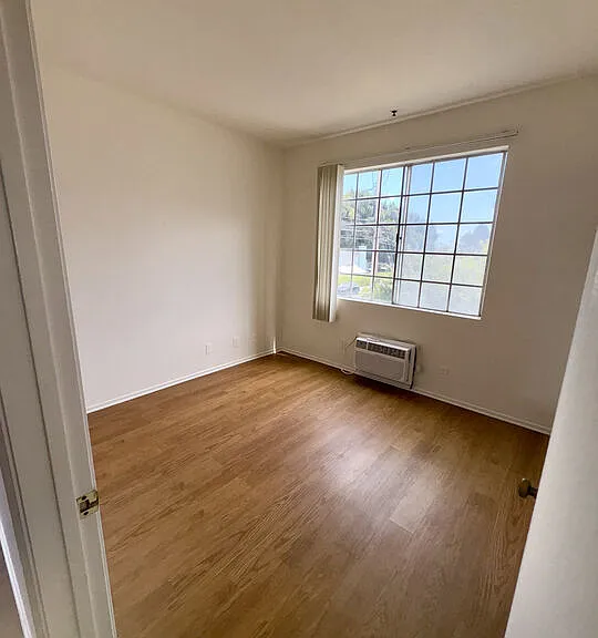 1221 Seward St #101 — Photo 6