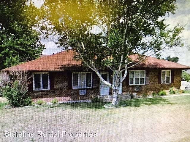 1st image of 2432 Windridge Ct APT 4