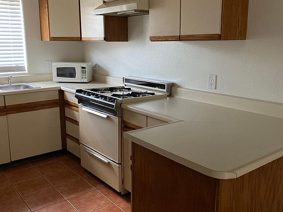 2nd image of 41411 Maroon Town Dr APT 2