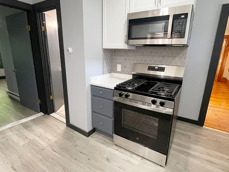 264 West St — Photo 15