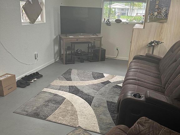 3rd image of 774 E Prima Vista Boulevard