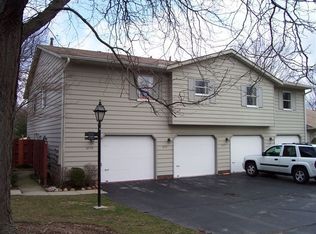 6779 Stadium Dr #28, Brecksville, OH 44141
