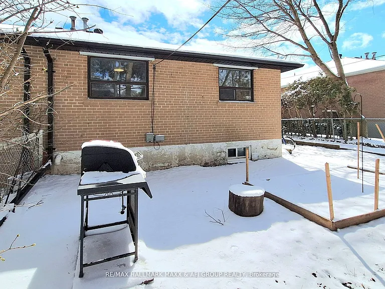 207 Septonne Ave #MAIN — Photo 30
