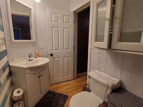 3rd image of 9514 Jerome St