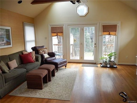 Brite, High Ceiling w/ Beams Addition off Kitchen