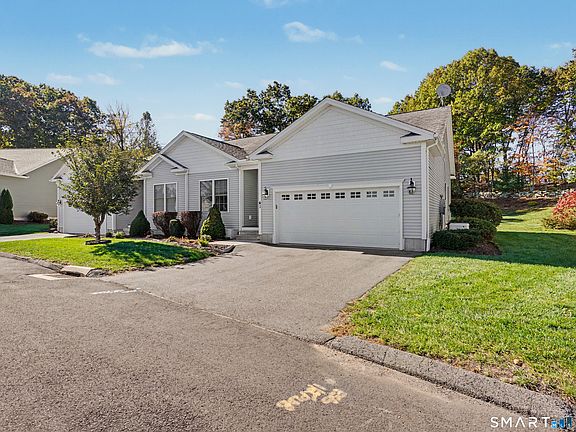 4th image of 41 Pondview Circle #41