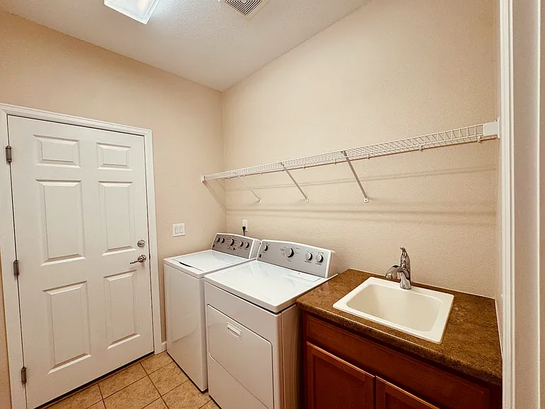 4614 Belford Cir — Photo 34