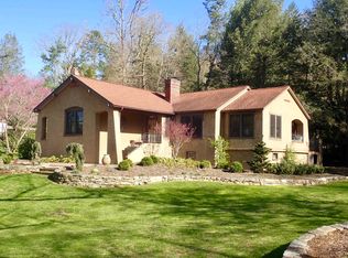 394 Lakeshore Dr, Asheville, NC 28804