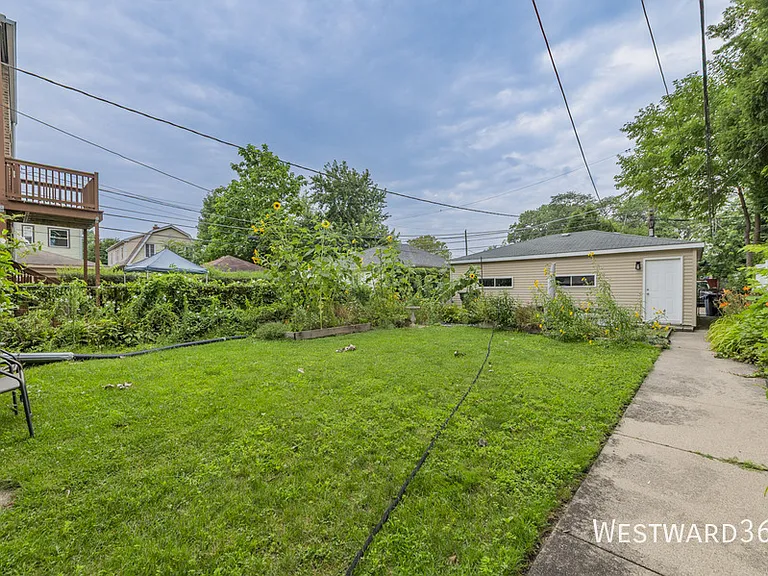 1318 Dewey Ave #2 — Photo 11