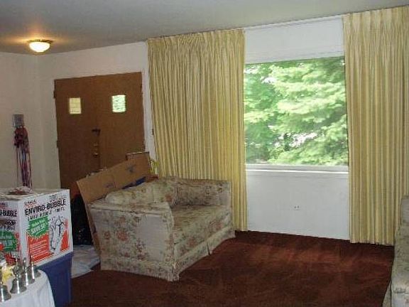 4th image of 807 E Gardenia Ln