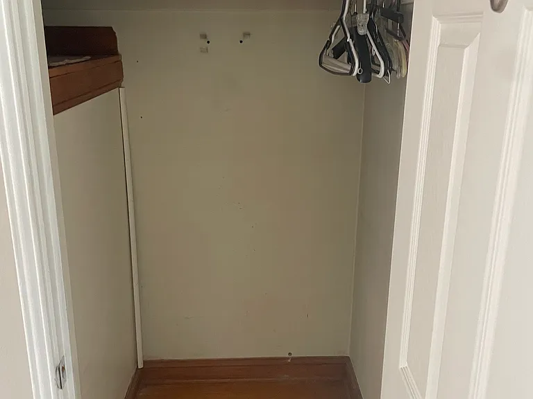 6936 Ravenscroft Dr — Photo 7
