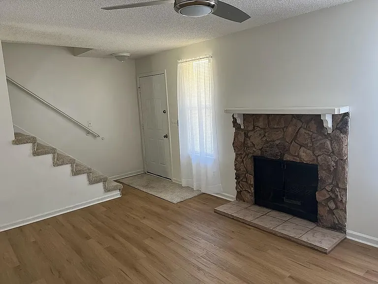 2792 Sandusky Ave W — Photo 2