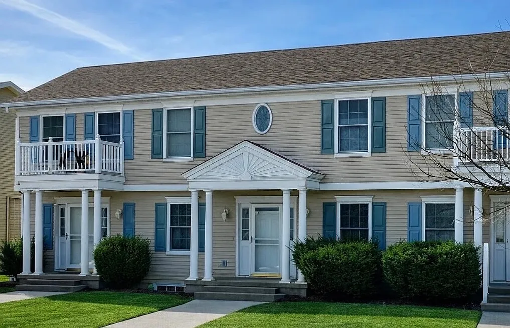 4 bed, 1987 sqft, $1,985 — Photo 1