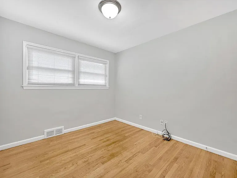 193 Chippewa Rd — Photo 8
