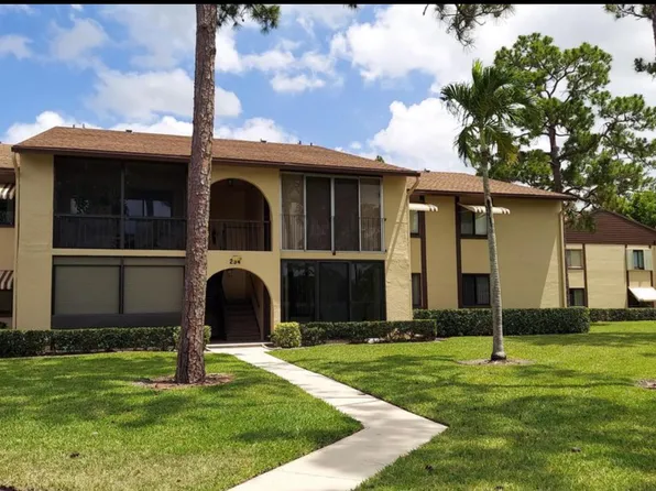 234 Pine Hov #D-1, Greenacres, FL 33463