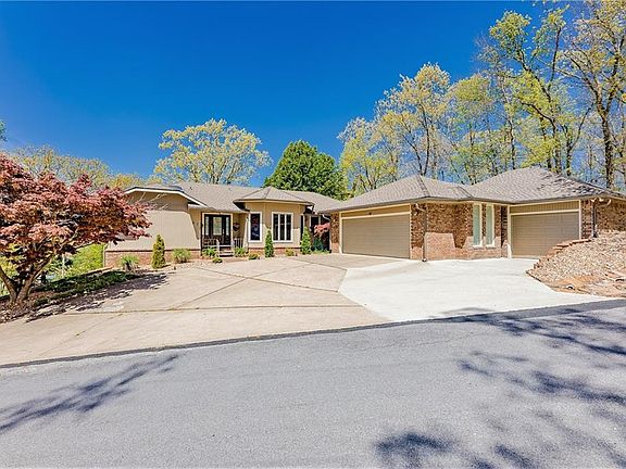 2nd image of 67 Churchill Dr