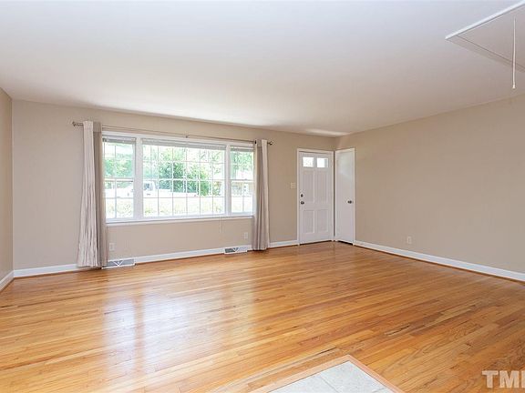 2nd image of 118 W Union St