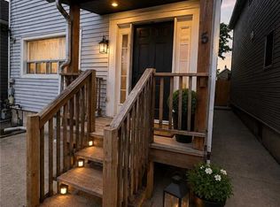 5 Rowanwood St, Hamilton, ON L8L7H1