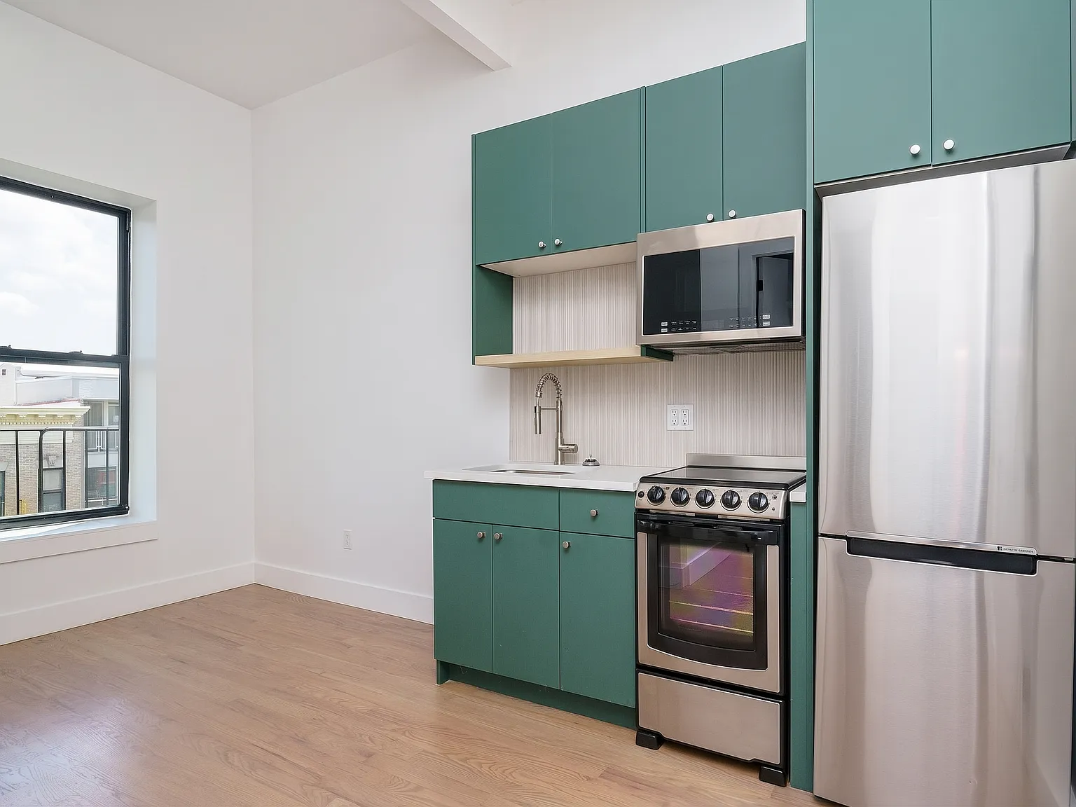 1019 Putnam Avenue — Photo 2