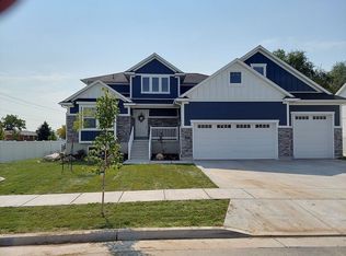 3041 W Steed Dr, Syracuse, UT 84075