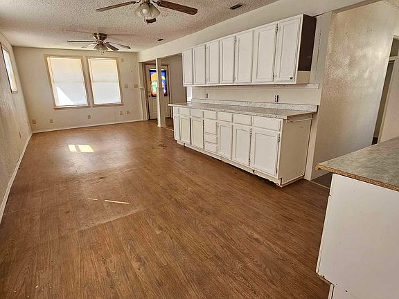 4th image of 617 S Avenue A