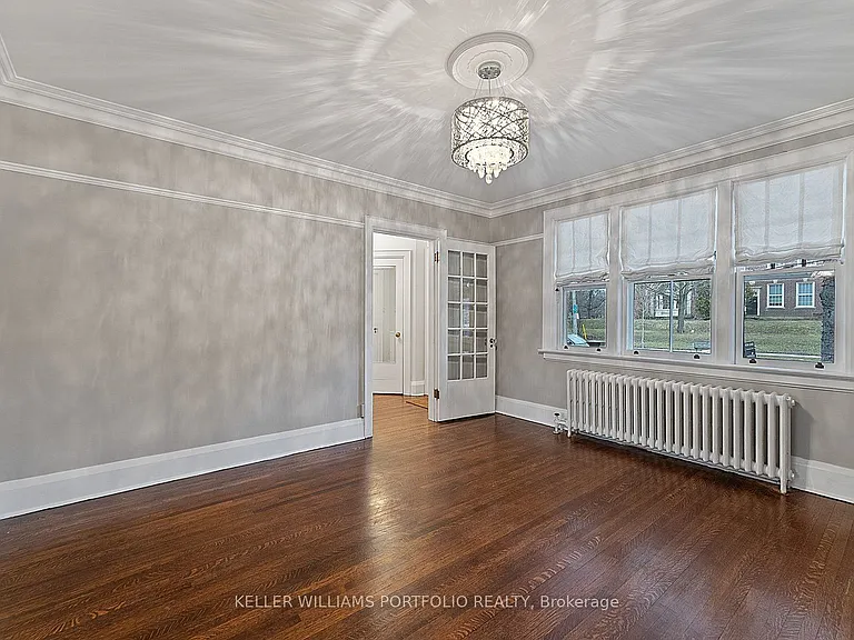 145 Glengrove Ave W — Photo 13