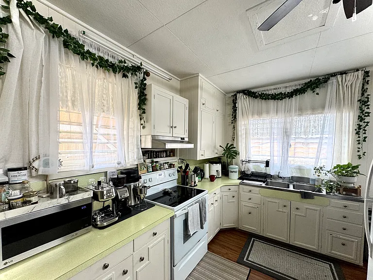 3359 Kanaina Ave #B — Photo 6