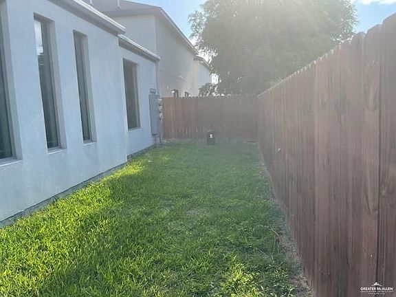 5th image of 215 Fig Dr
